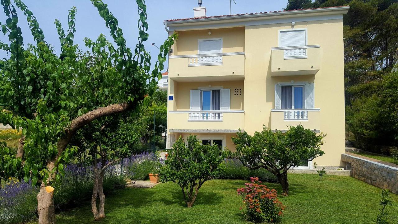 Apartments With A Parking Space Rab - 12383 Banjol Extérieur photo