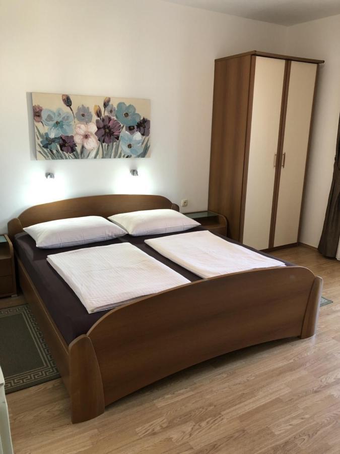 Apartments With A Parking Space Rab - 12383 Banjol Extérieur photo