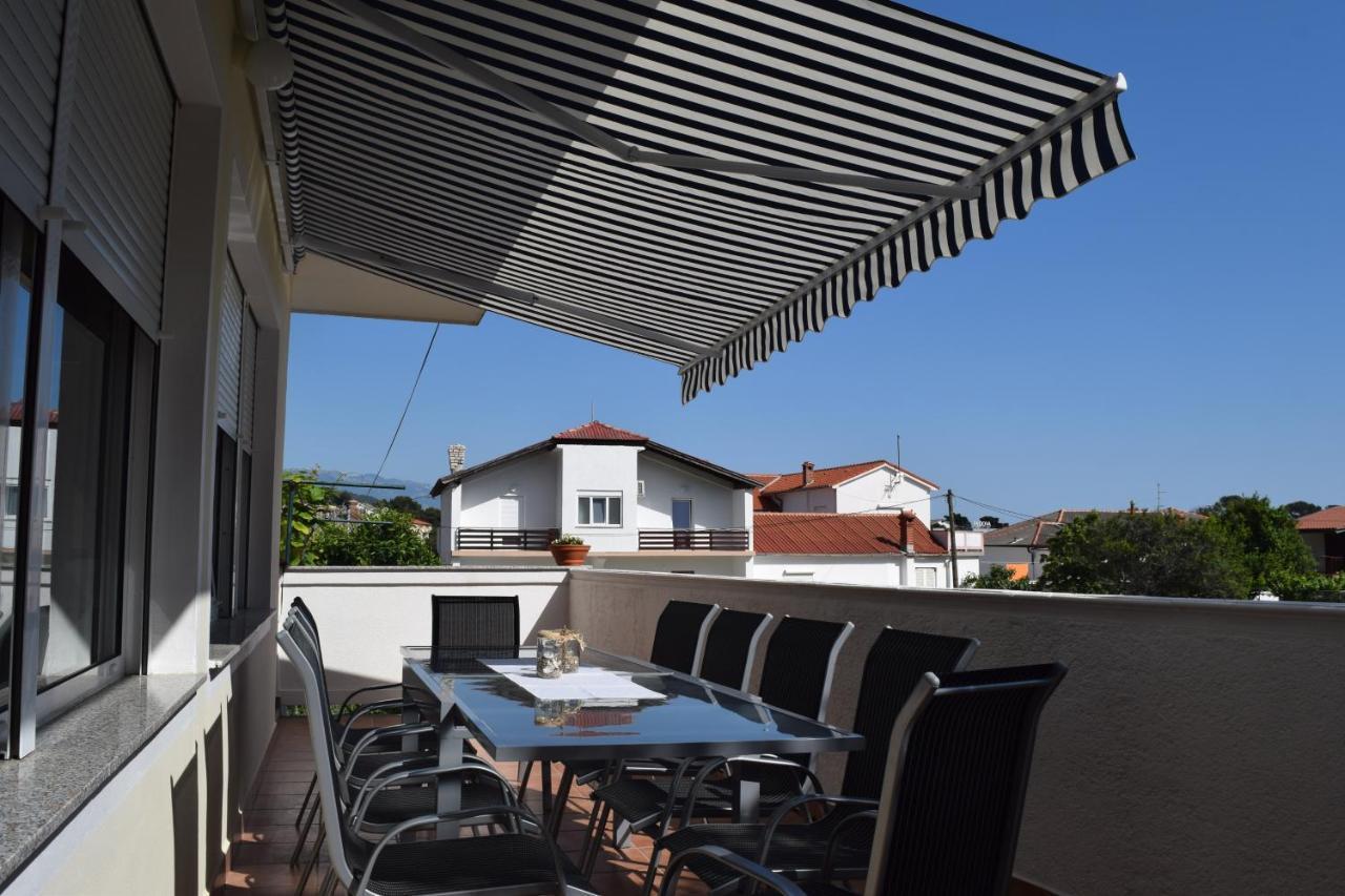 Apartments With A Parking Space Rab - 12383 Banjol Extérieur photo
